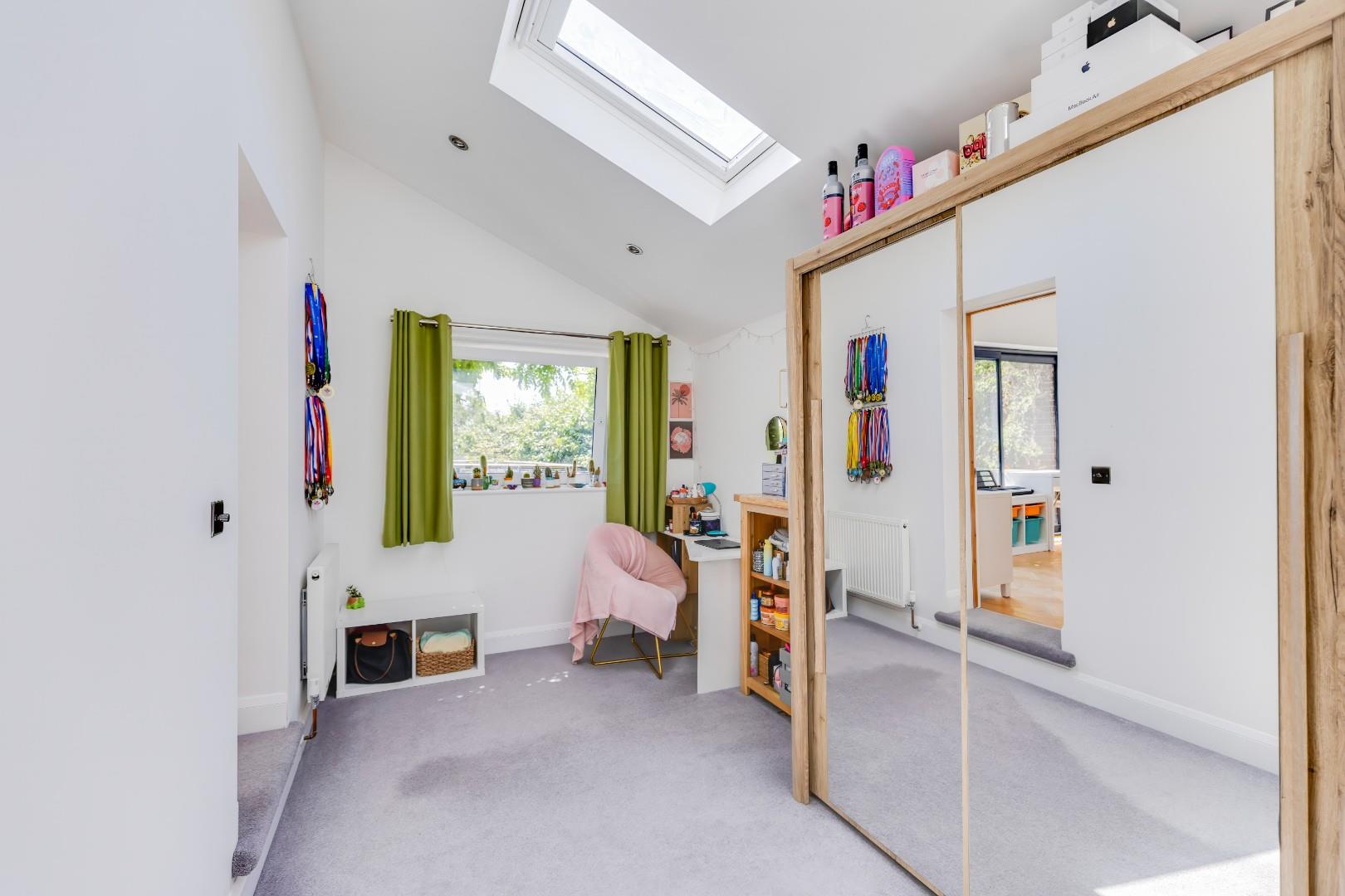 111 Fontygary Road, Rhoose, Barry, Vale Of Glamorgan, CF62 3DU